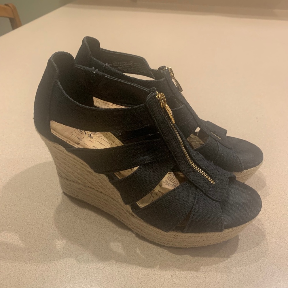 Merona black zip up wedges 8 1/2